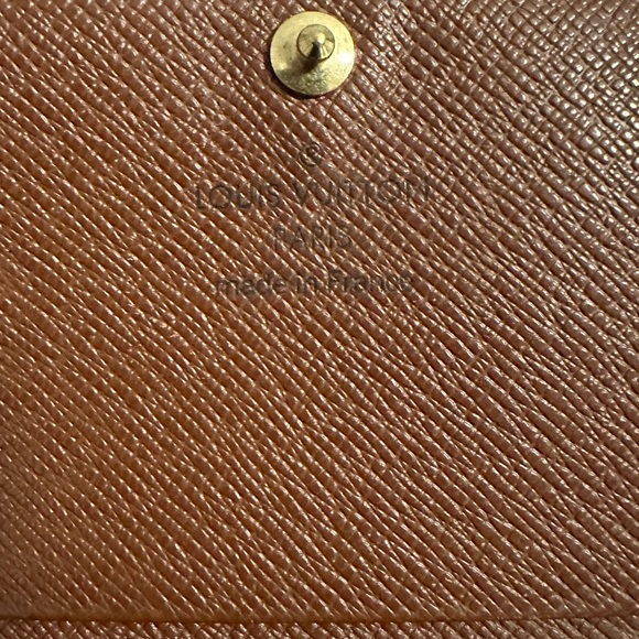 Louis Vuitton Wallet - Picture 7 of 12